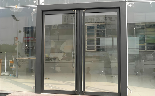 红山街道玻璃地弹门