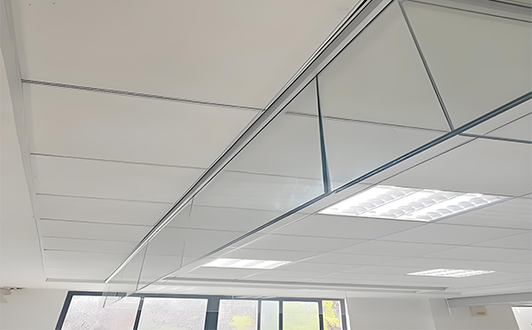 红山街道玻璃挡烟垂壁