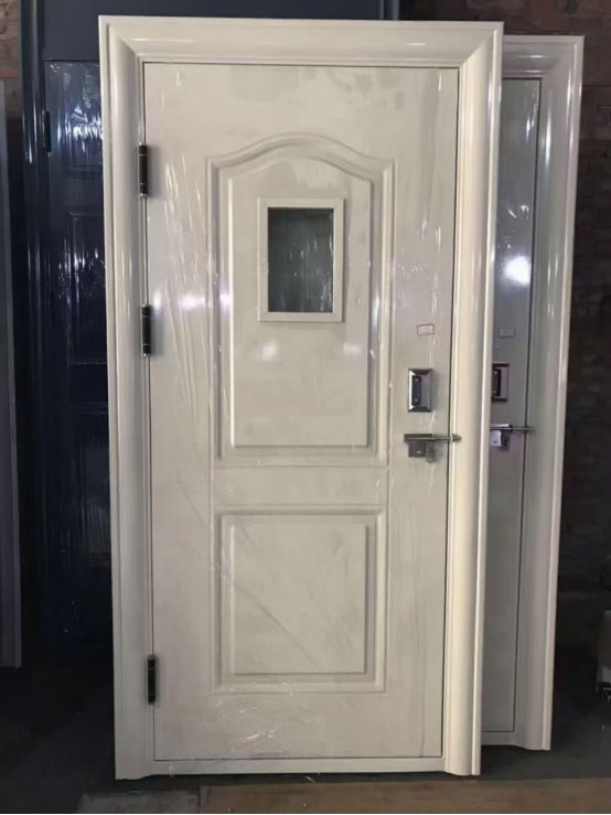 红山街道学校教室门