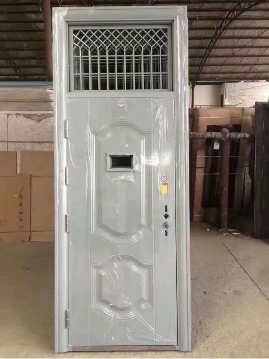 红山街道学校教室门