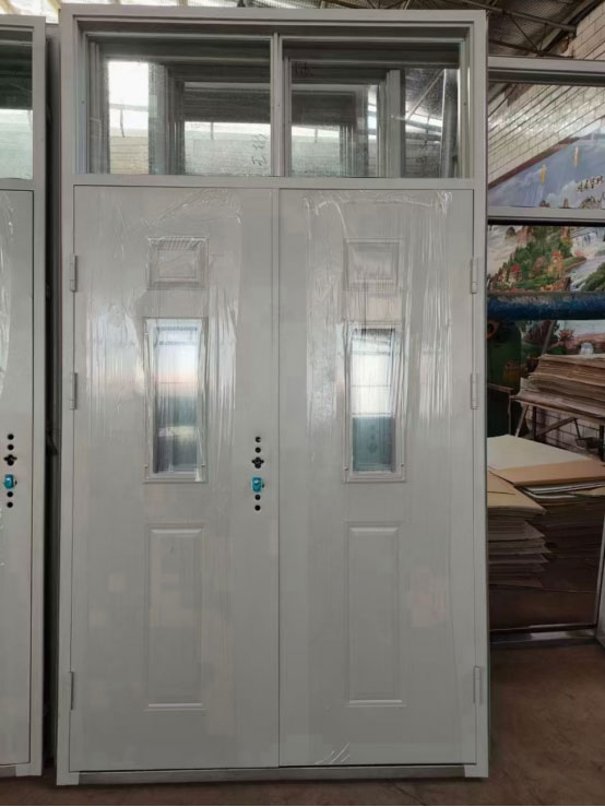 红山街道学校教室门