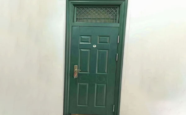 红山街道学校教室门