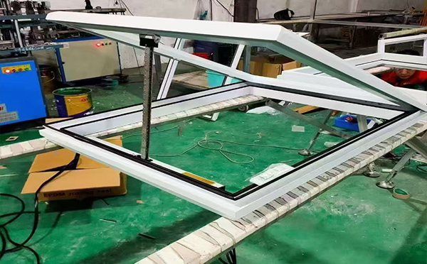 某地下车库出入口红山街道排烟窗配置工程