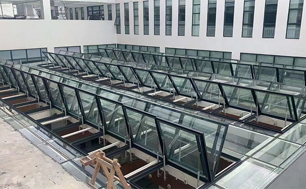 百安科技有限公司近期红山街道排烟窗项目案例分享